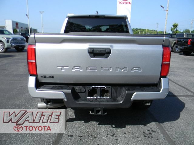 Certified 2025 Toyota Tacoma TRD Sport AWD/4WD image 3