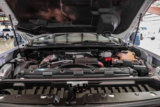 Used 2022 Chevrolet Silverado 3500 High Country w/ Technology Package image 7