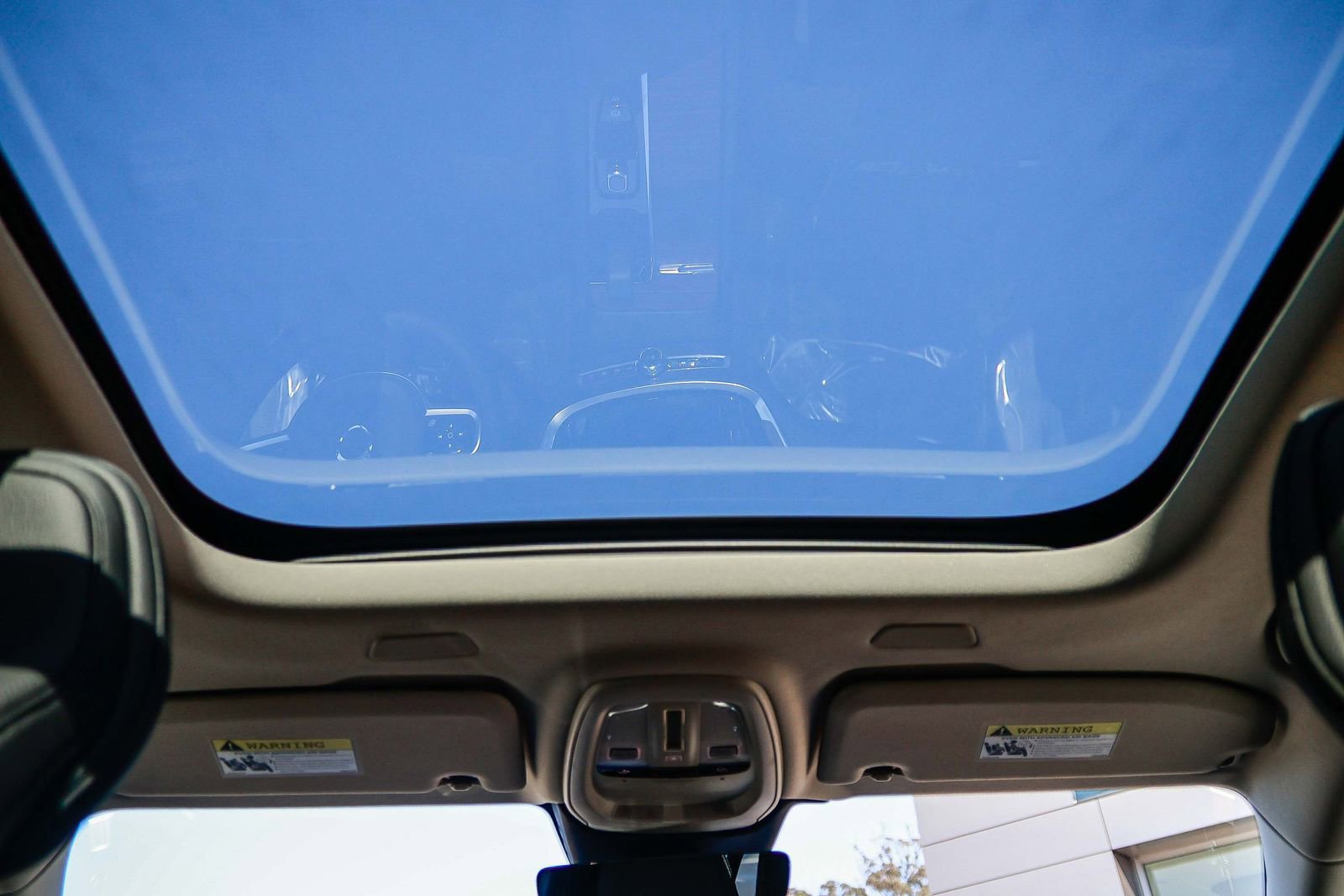 Used 2025 Volvo V60 B5 Cross Country Plus image 17