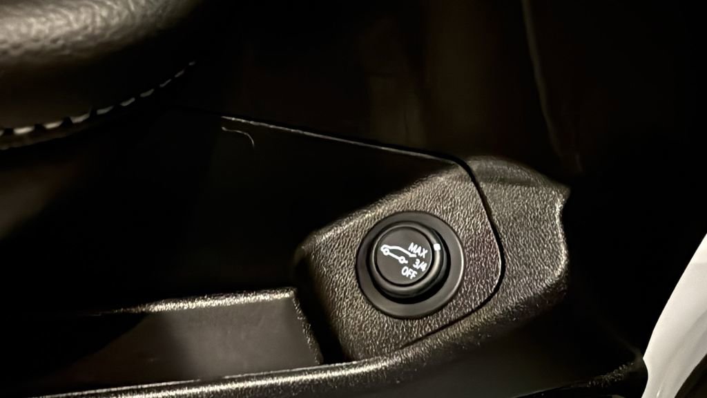 Used 2022 GMC Terrain SLT w/ Infotainment Package II image 24