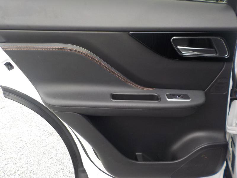 Used 2019 Jaguar F-PACE Prestige image 29