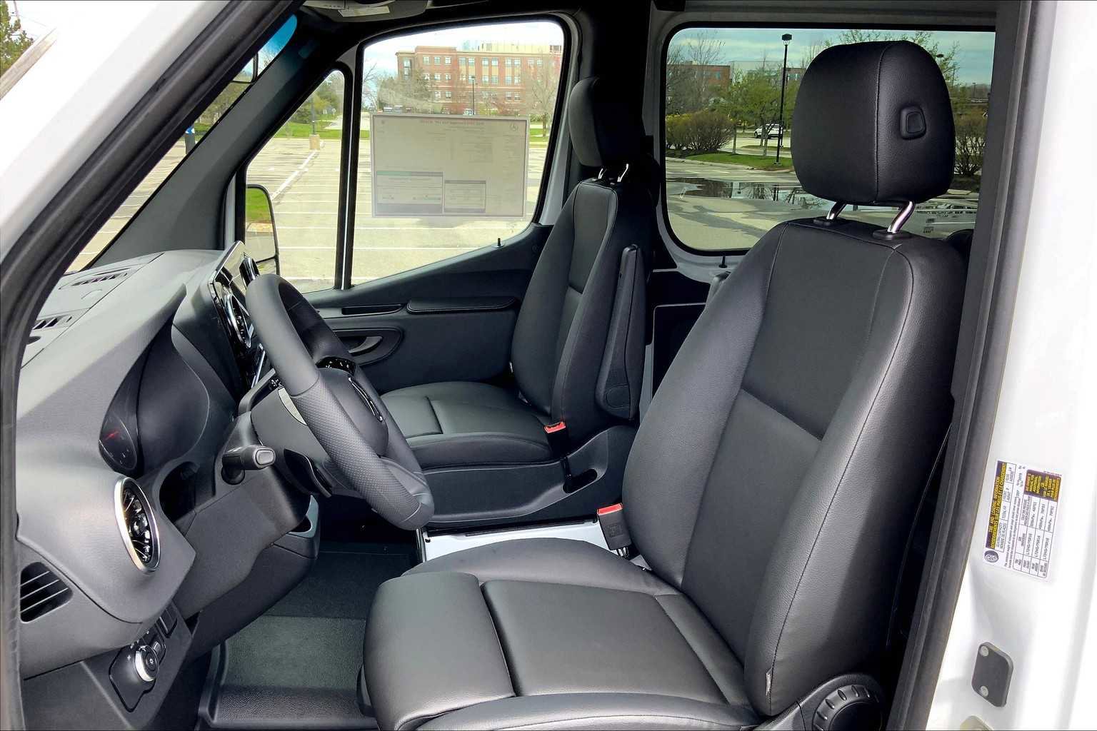 Certified 2025 Mercedes-Benz Sprinter 2500 image 12