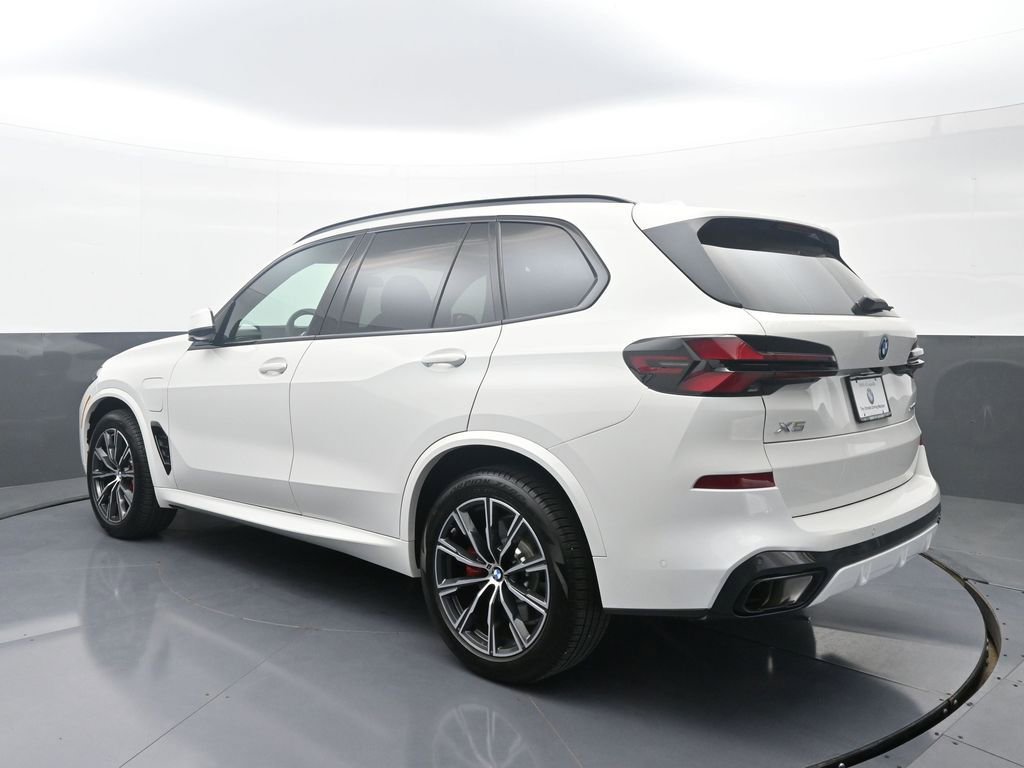 Used 2026 BMW X5 xDrive50e w/ M Sport Package AWD/4WD image 5