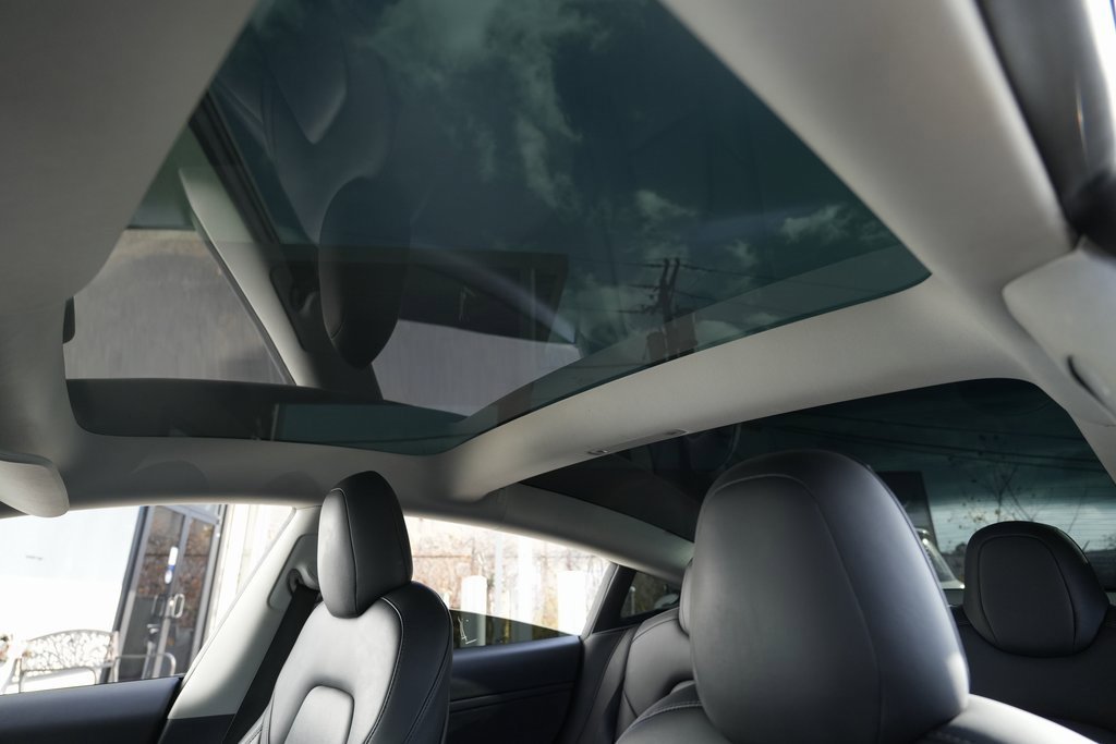 Used 2023 Tesla Model 3 Standard Range image 22