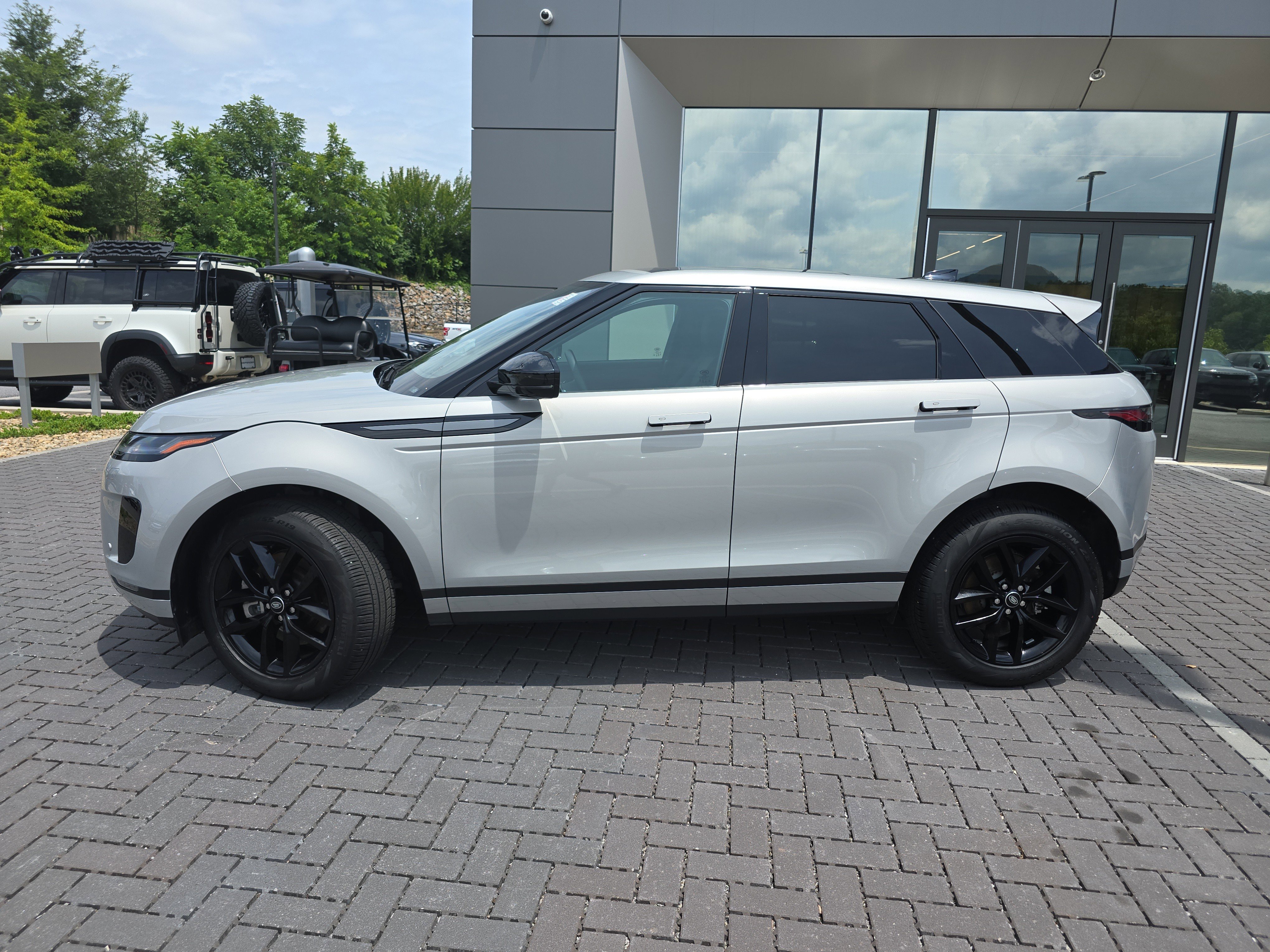 Certified 2025 Land Rover Range Rover Evoque S AWD/4WD image 9