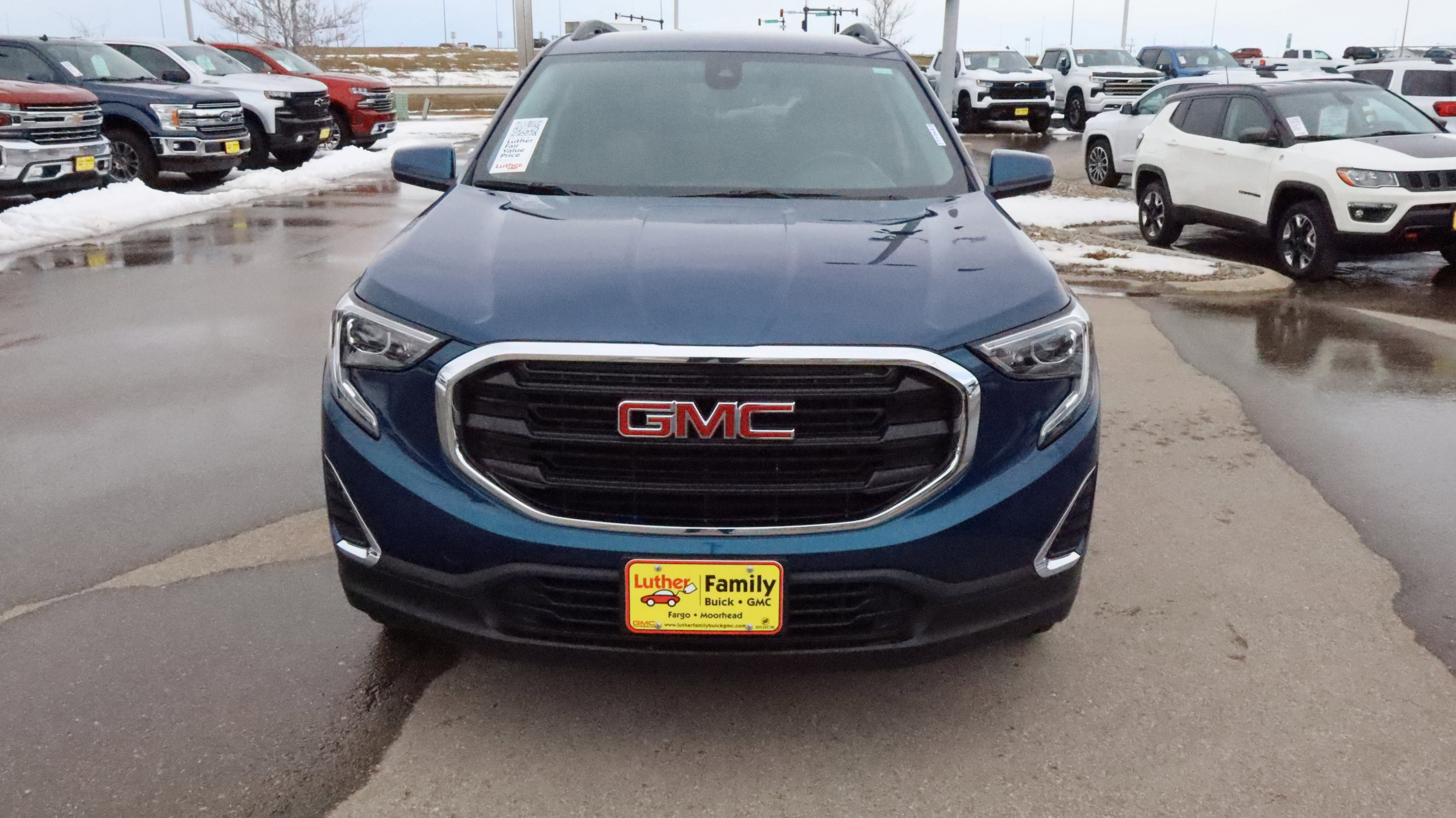 Used 2021 GMC Terrain SLE w/ Driver Convenience Package AWD/4WD image 2