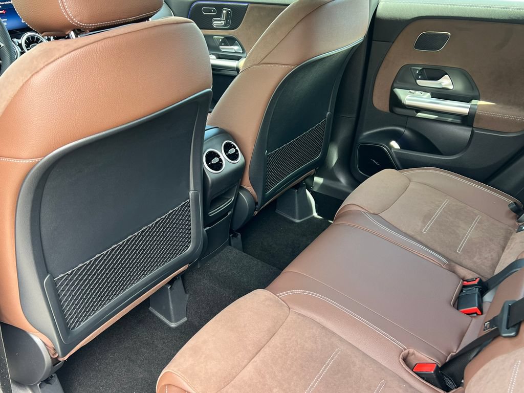 New 2026 Mercedes-Benz GLA 35 AMG 4MATIC image 38