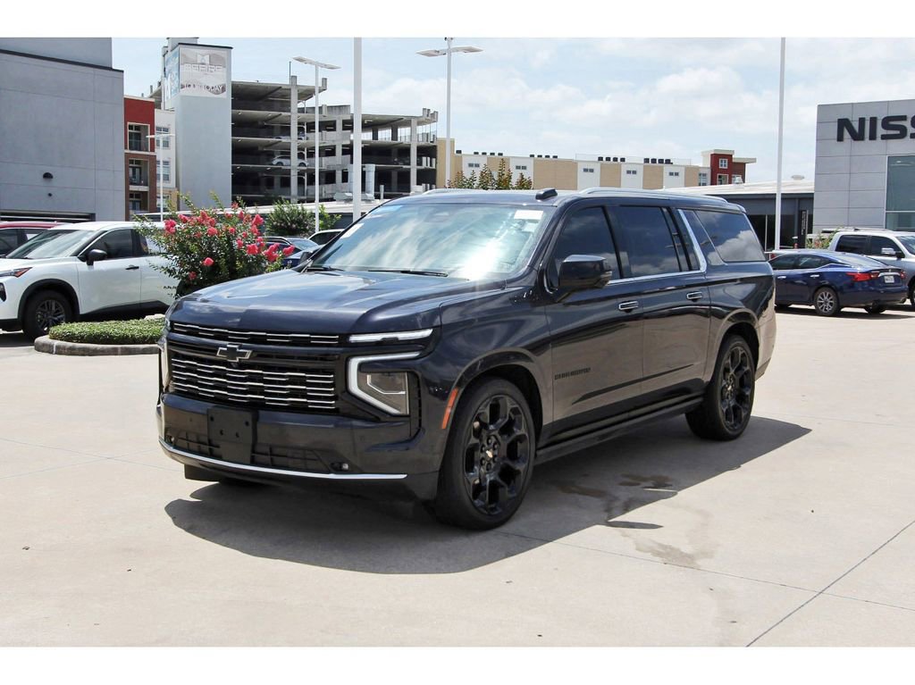 Used 2025 Chevrolet Suburban High Country AWD/4WD image 3