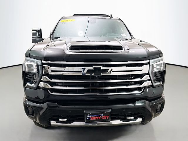 Used 2025 Chevrolet Silverado 2500 High Country w/ Technology Package image 2