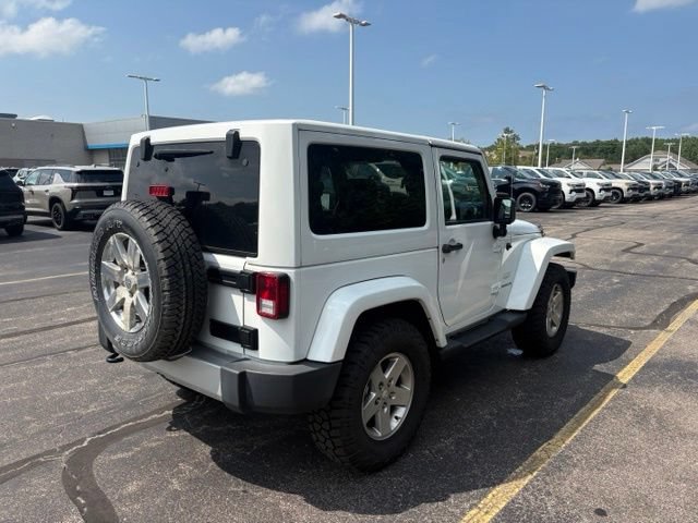 Used 2015 Jeep Wrangler Sahara w/ Connectivity Group AWD/4WD image 3