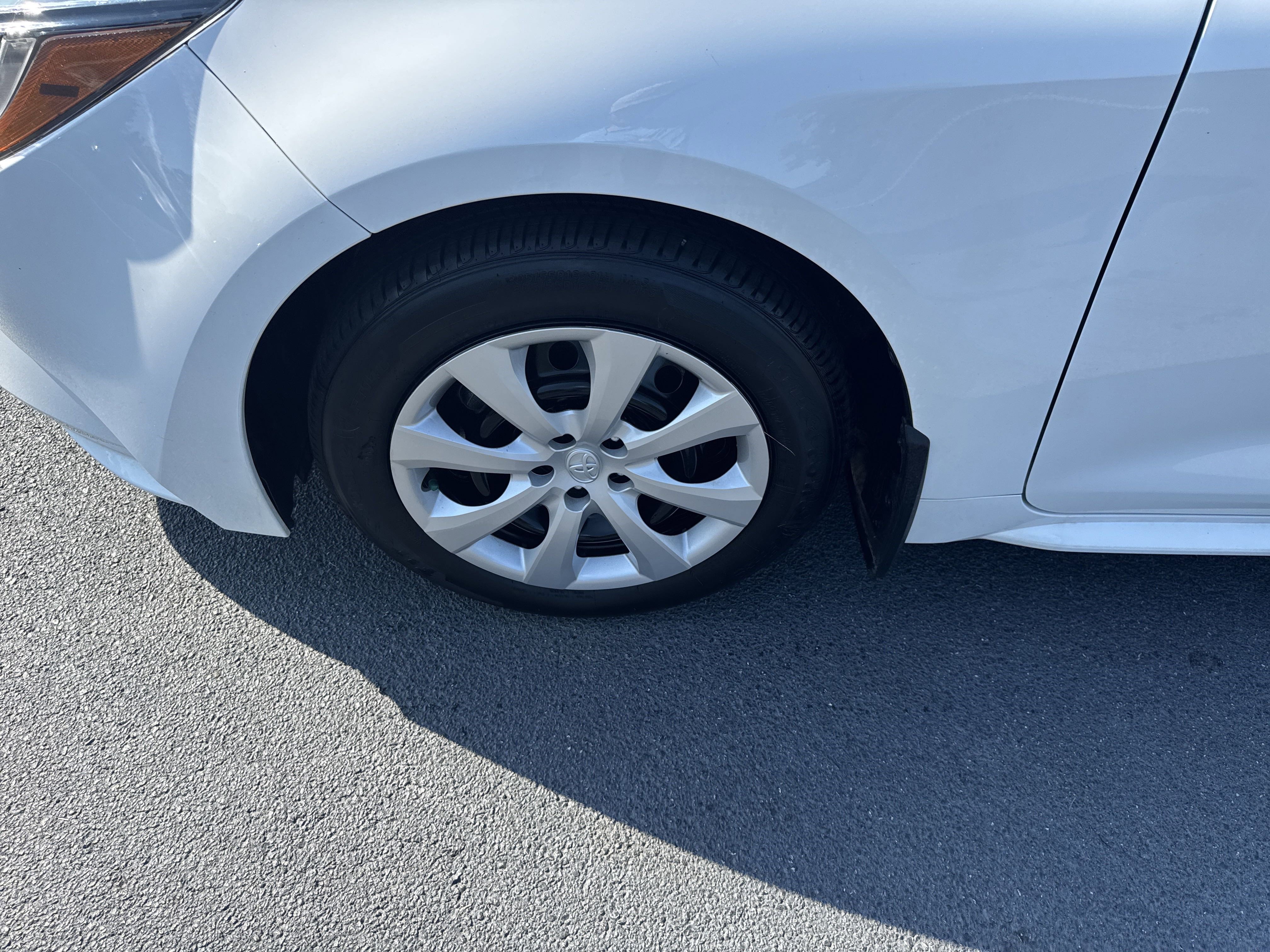 Used 2025 Toyota Corolla LE FWD image 9