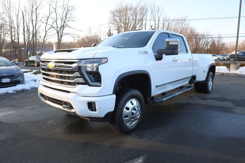 Used 2024 Chevrolet Silverado 3500 High Country w/ High Country Premium Package image 1