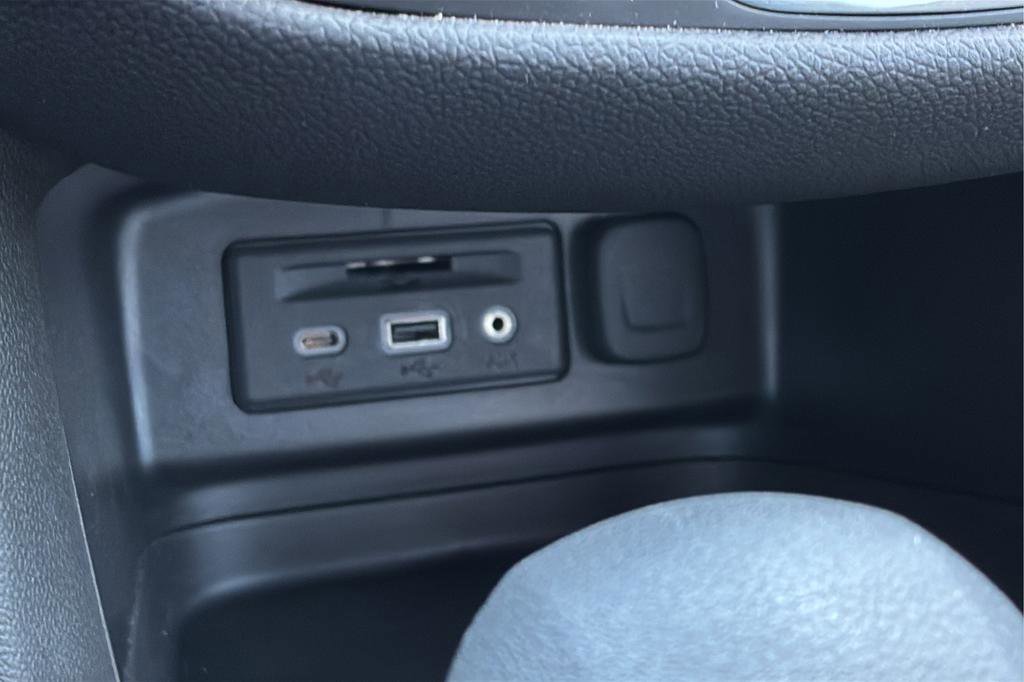 Used 2024 Chevrolet Equinox RS w/ RS Leather Package FWD image 29