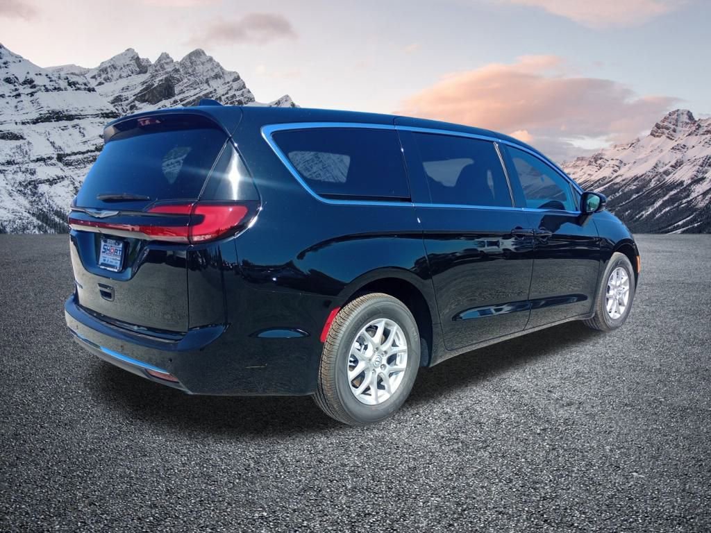 New 2026 Chrysler Pacifica Select image 5