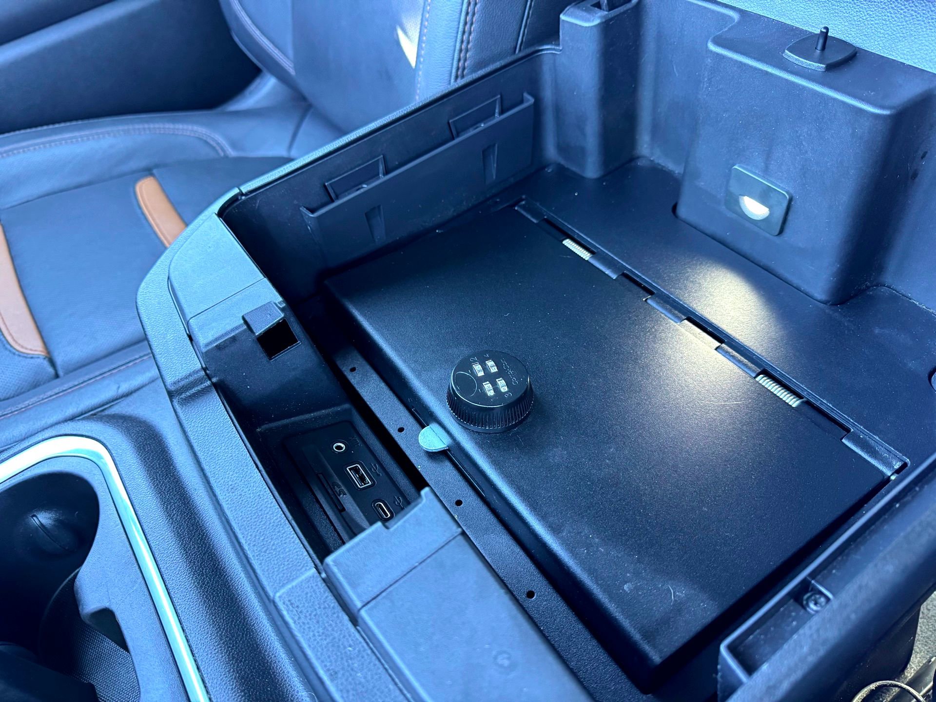 Used 2022 GMC Sierra 1500 AT4 w/ AT4 Premium Package image 35