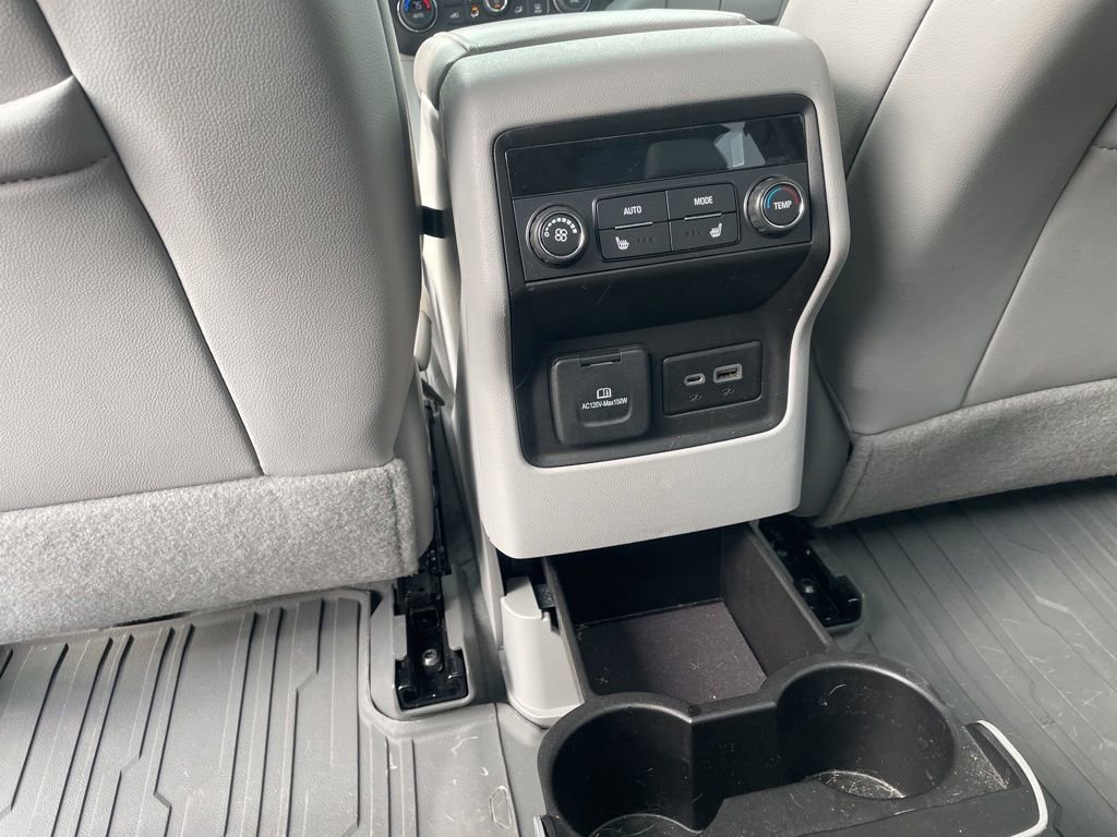 Used 2023 GMC Acadia SLT w/ Technology Package image 28