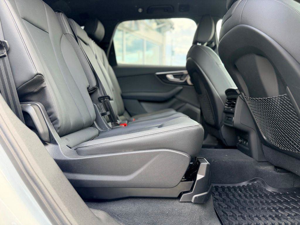 Certified 2025 Audi Q7 2.0T Premium Plus w/ Premium Plus Package AWD/4WD image 18