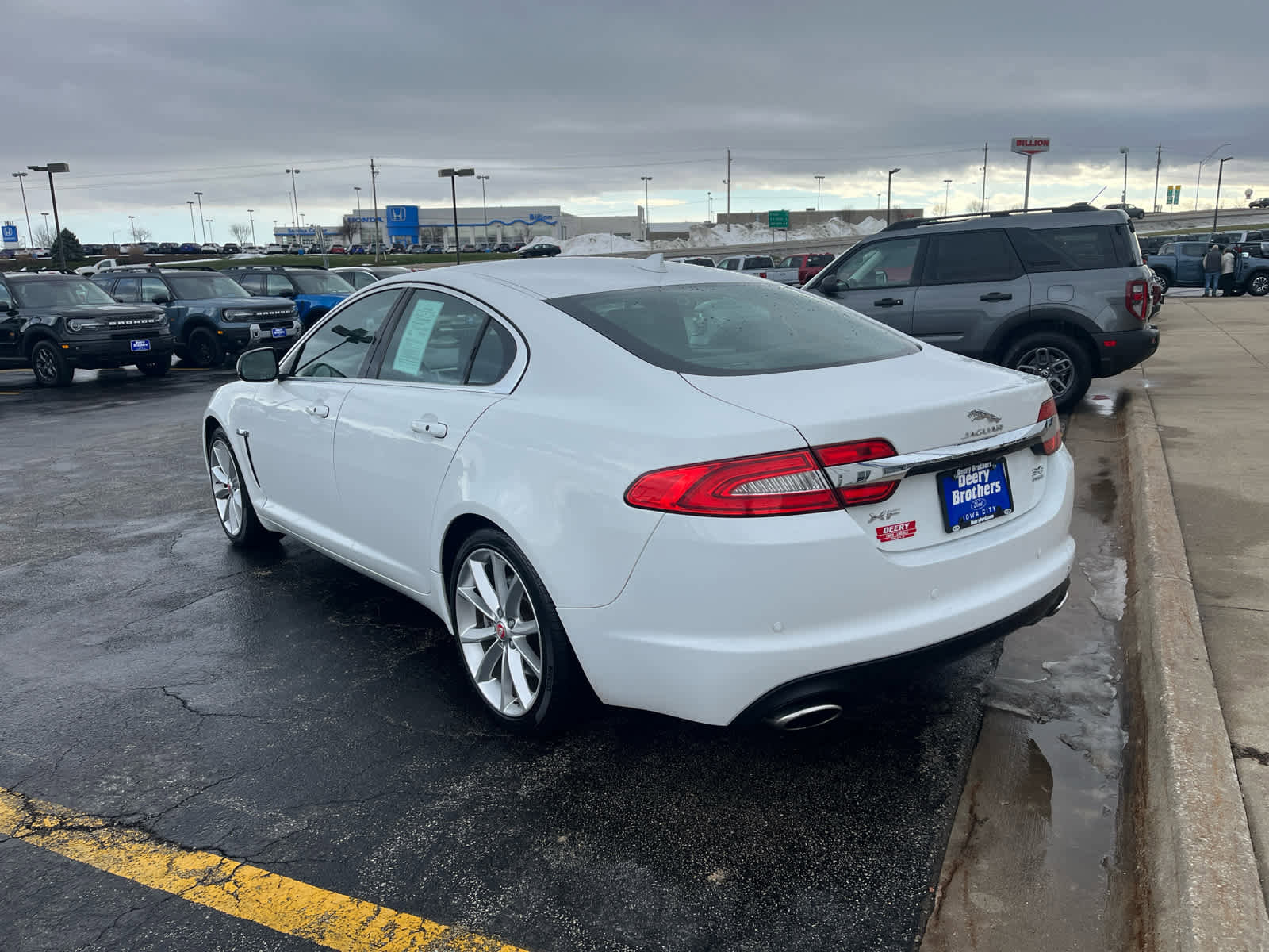 Used 2015 Jaguar XF Portfolio image 6