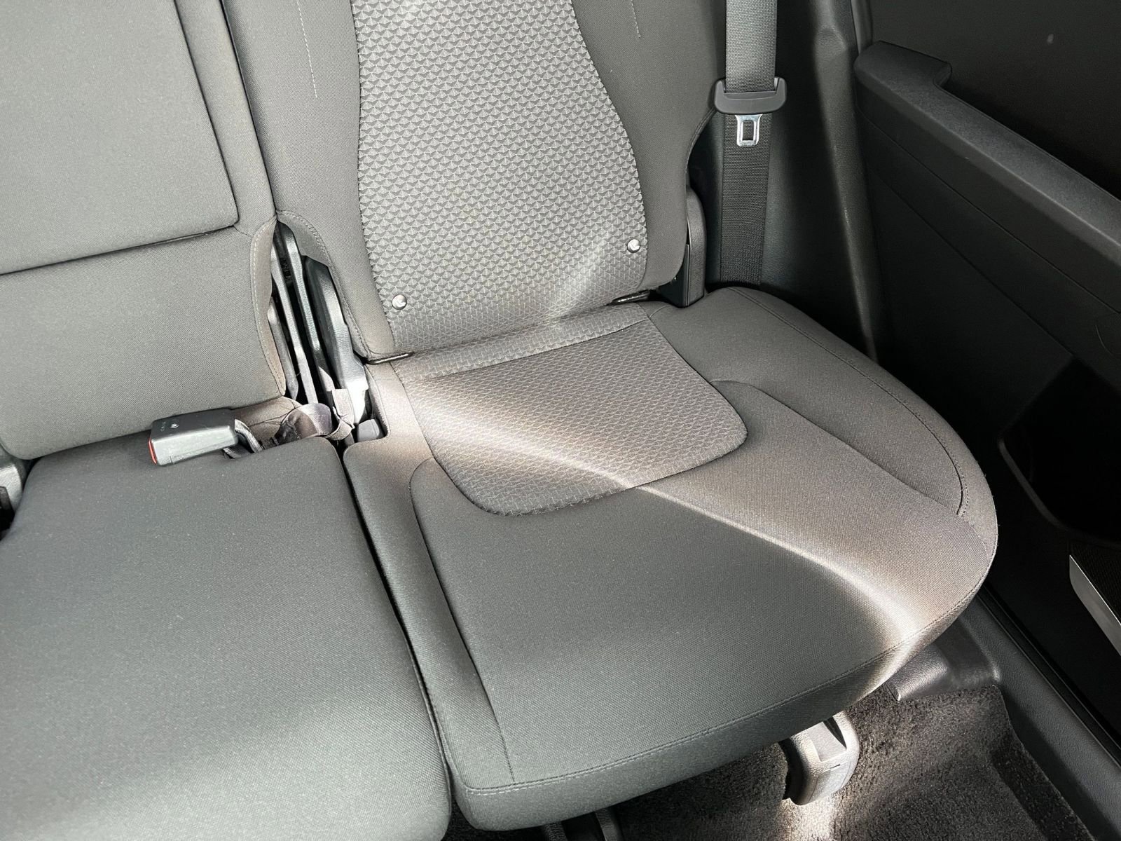 Used 2025 Kia Sportage LX FWD image 37