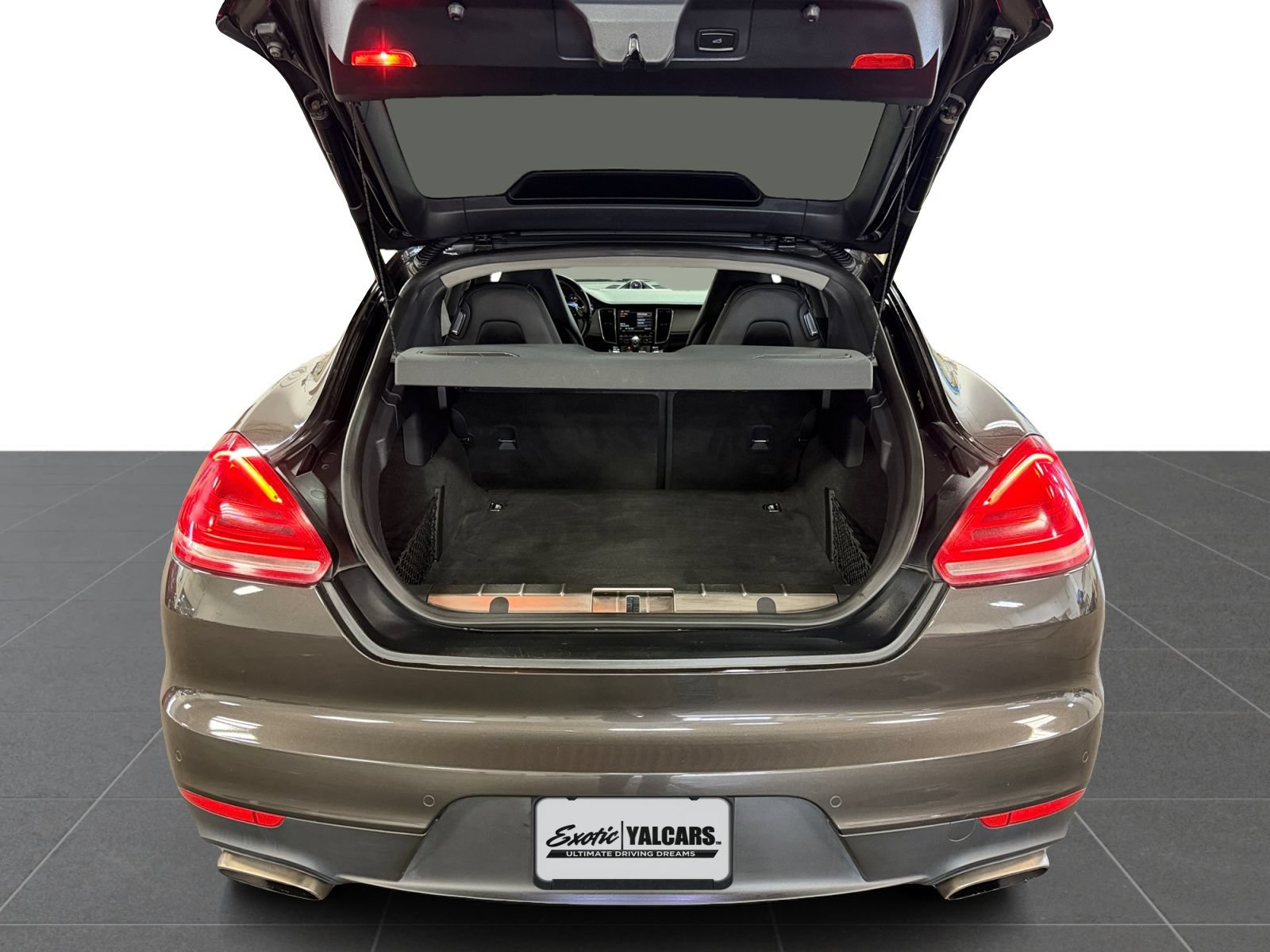 Used 2014 Porsche Panamera 4 w/ Premium Package AWD/4WD image 25