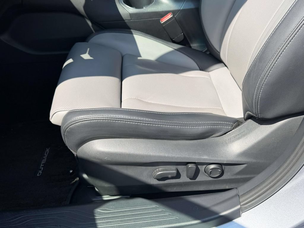 Used 2021 Subaru Outback Limited XT AWD/4WD image 17