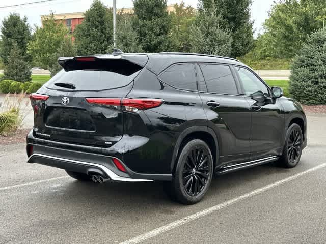 Used 2023 Toyota Highlander XSE FWD image 24
