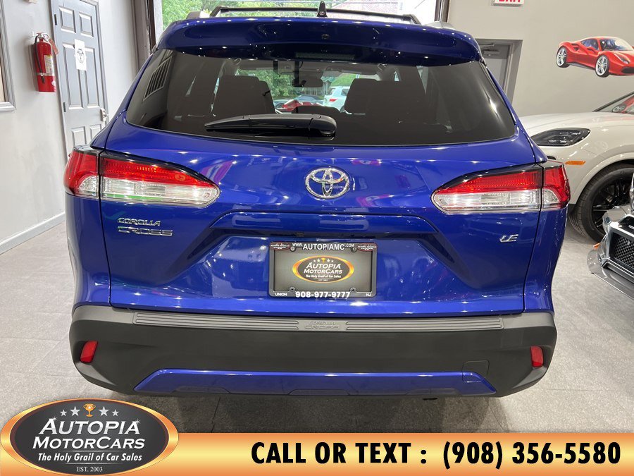 Used 2025 Toyota Corolla Cross LE w/ Moonroof Package FWD image 5