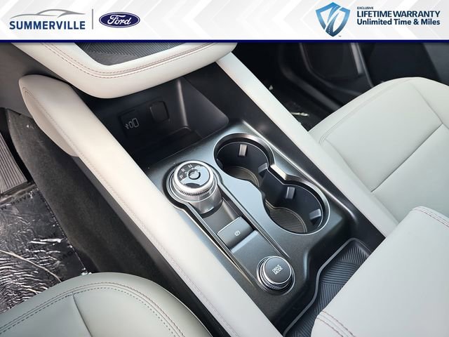New 2026 Ford Explorer Active w/ Active Comfort Package RWD image 31
