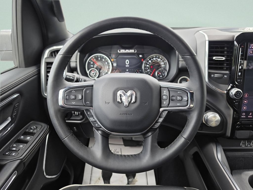 Used 2025 RAM 1500 Laramie AWD/4WD image 27