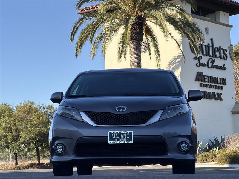 Used 2016 Toyota Sienna SE Premium FWD image 10