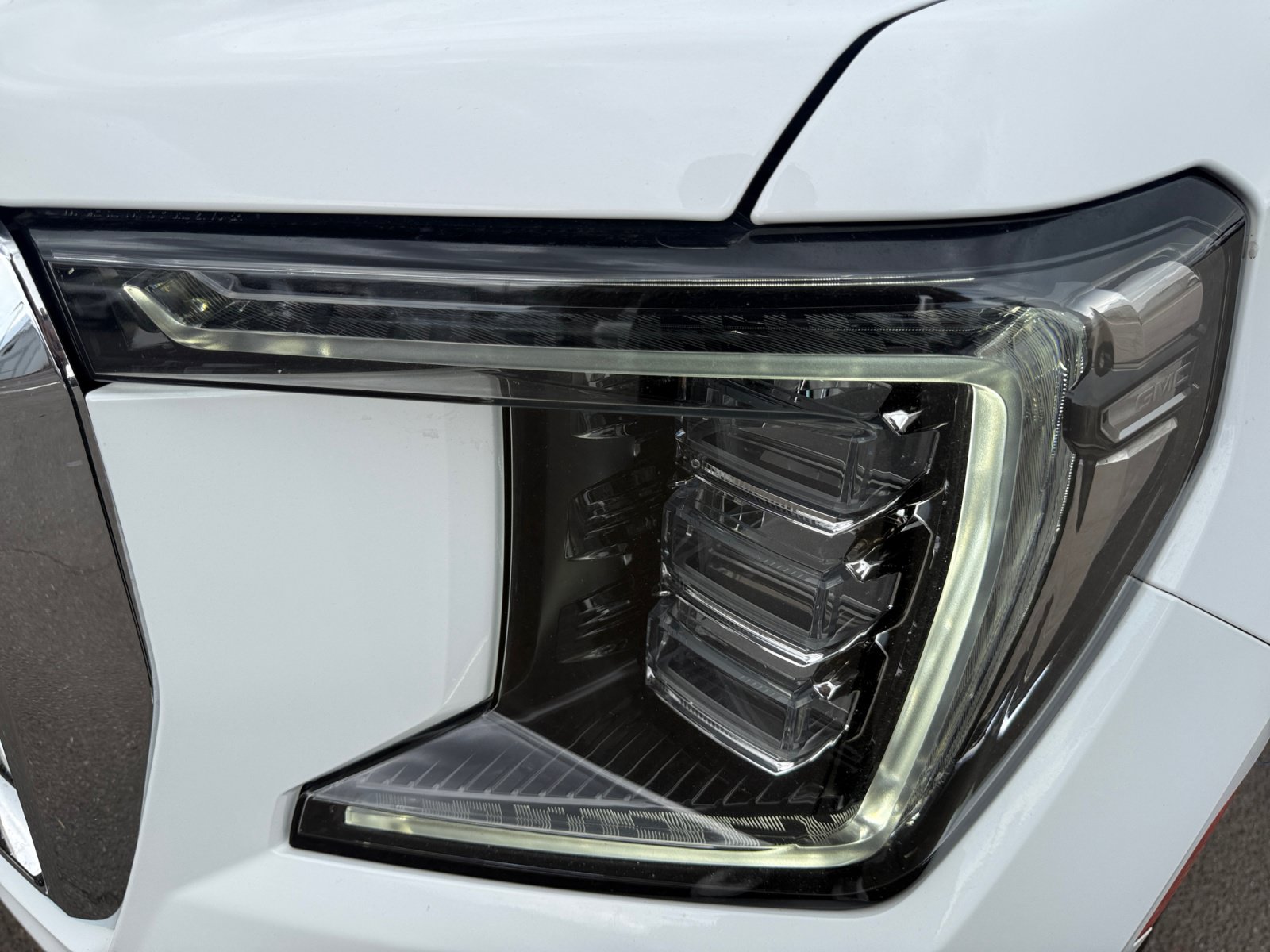 Used 2018 GMC Yukon Denali AWD/4WD image 9