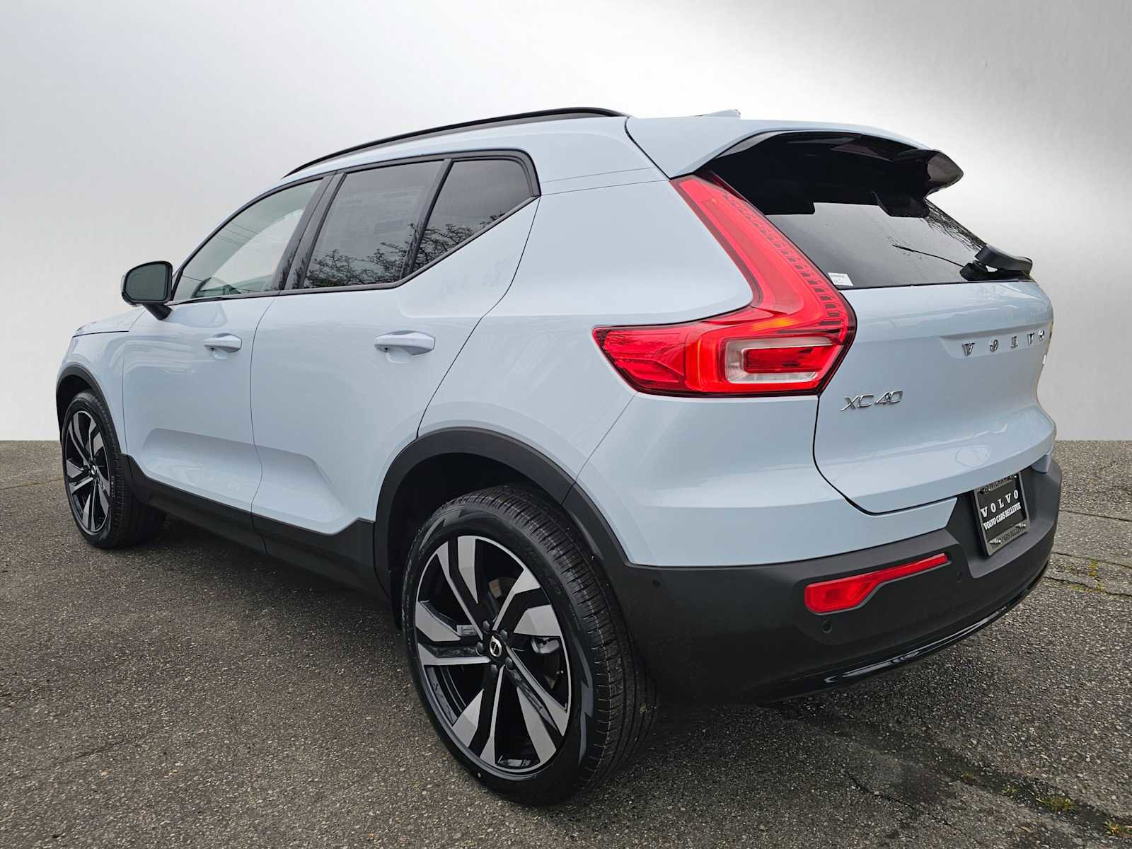 New 2026 Volvo XC40 B5 Plus w/ Protection Package Premier image 5