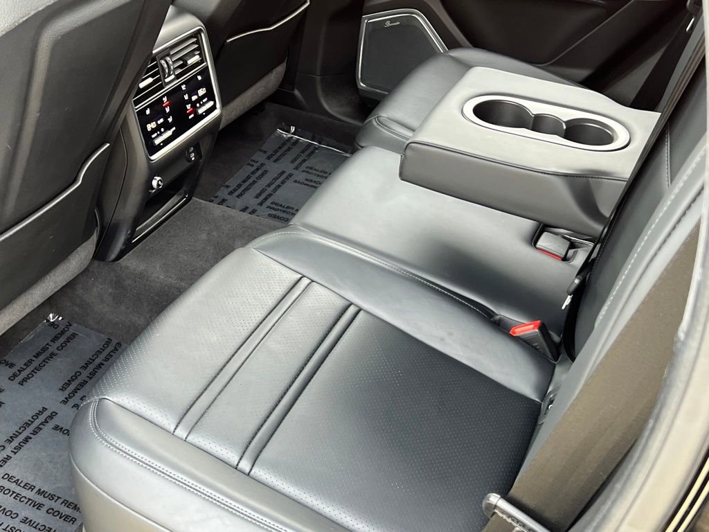 Used 2021 Porsche Cayenne Turbo image 22