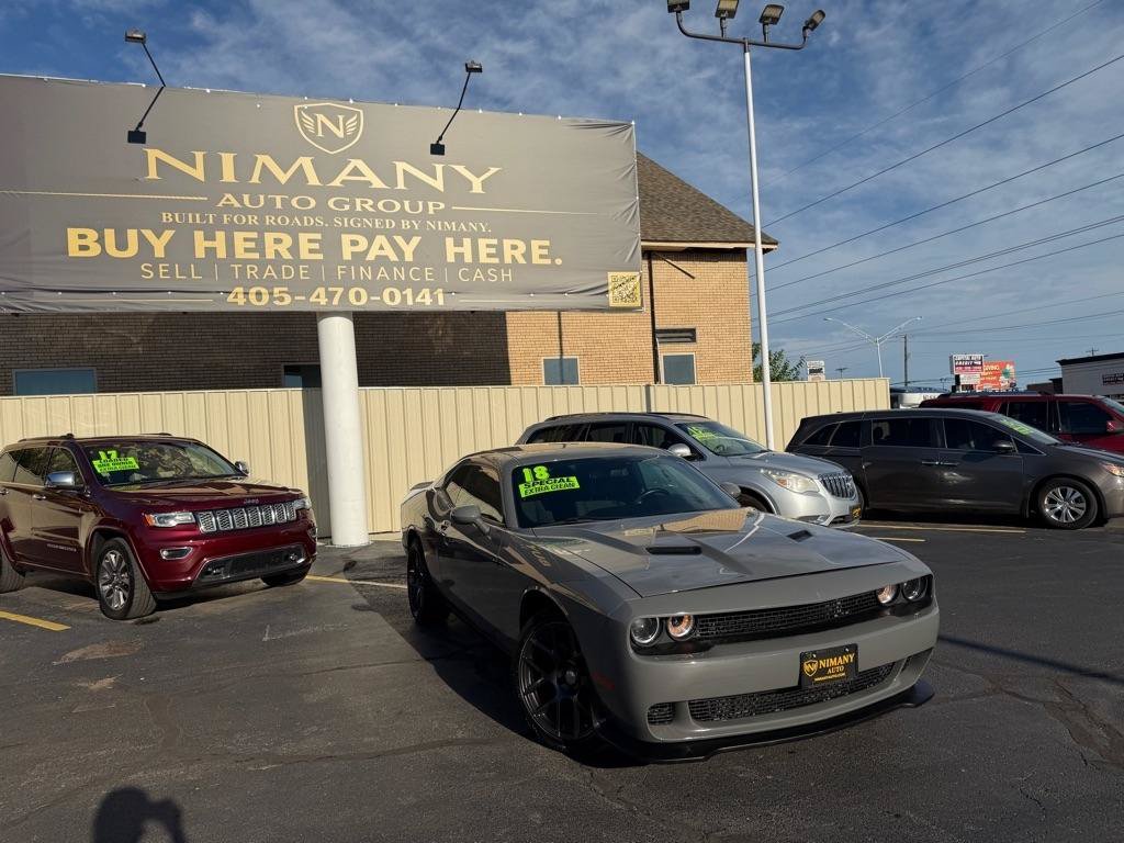 Used 2018 Dodge Challenger SXT RWD image 1