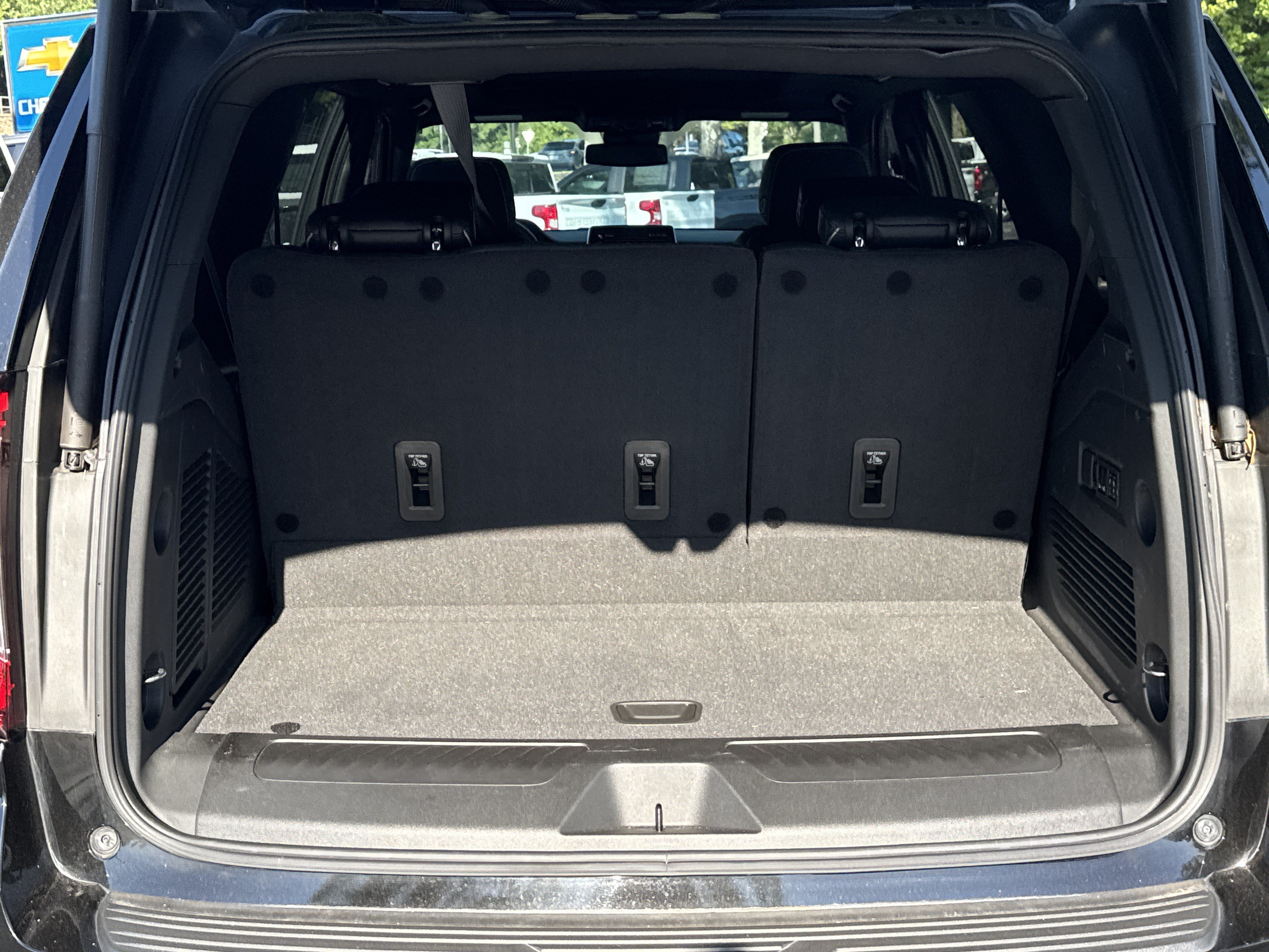 Certified 2024 GMC Yukon SLT w/ SLT Premium Package AWD/4WD image 18