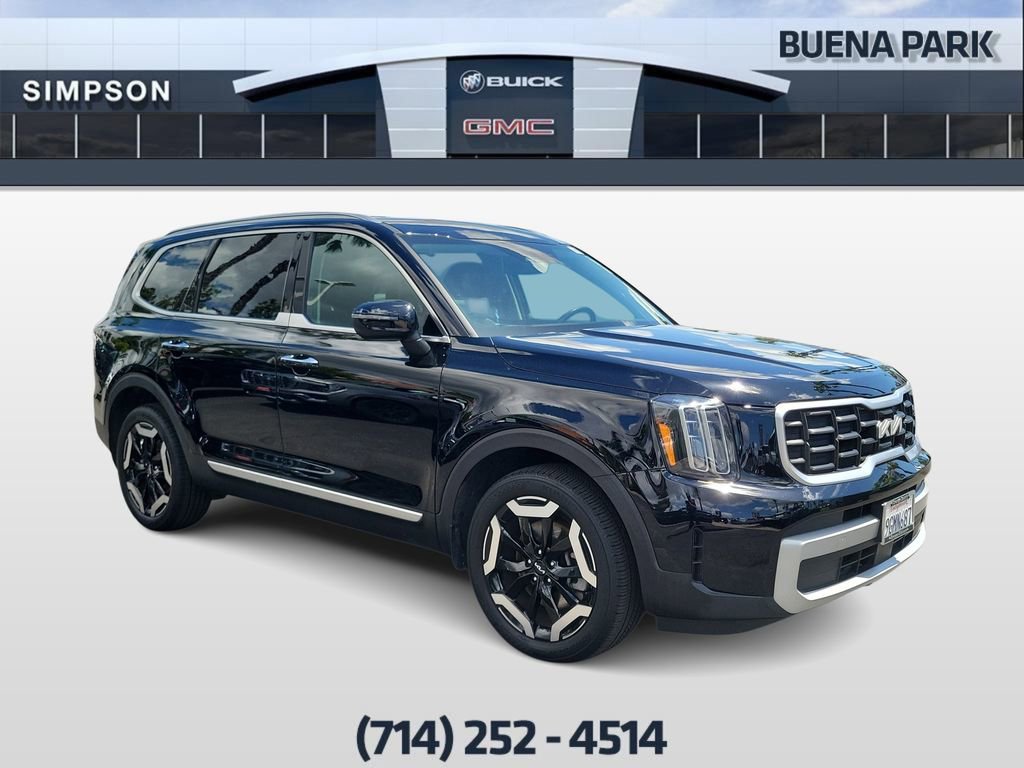 Used 2023 Kia Telluride S image 2