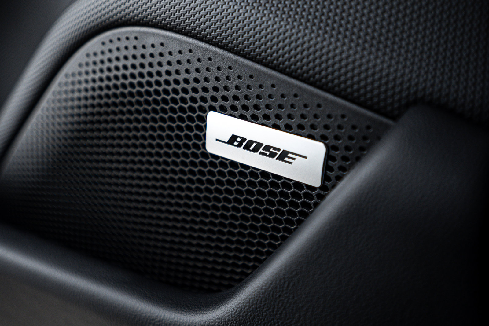 New 2025 Porsche Taycan 4S image 18