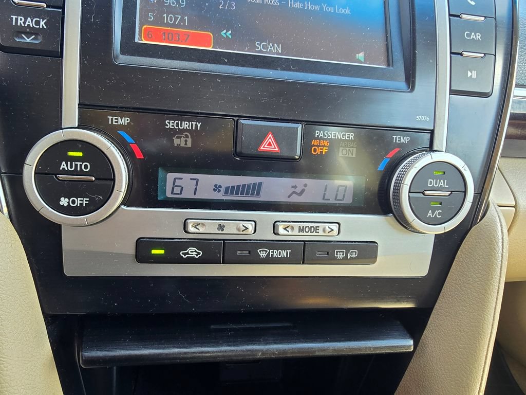 Used 2013 Toyota Camry XLE FWD image 33