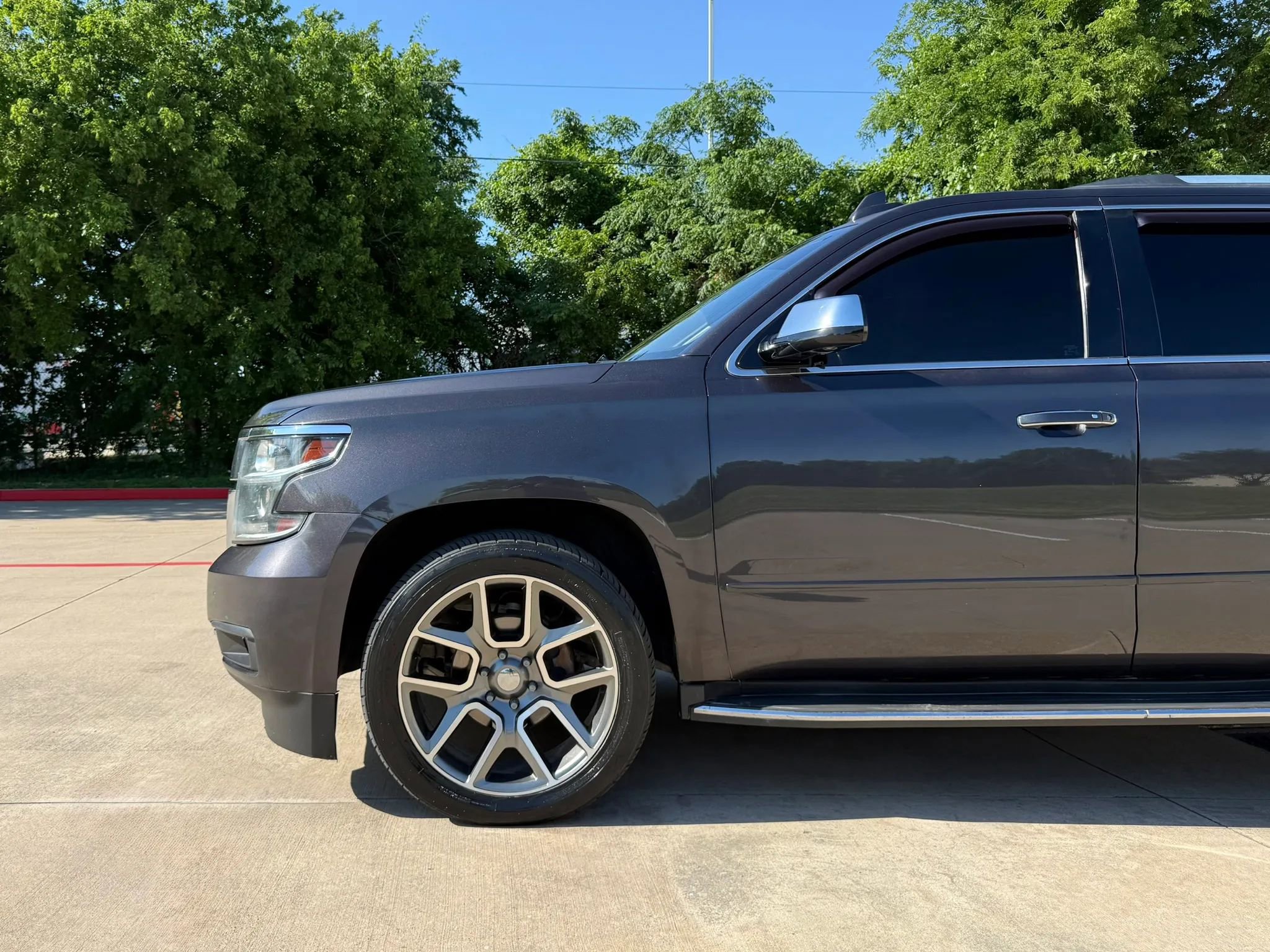 Used 2016 Chevrolet Tahoe LTZ AWD/4WD image 16