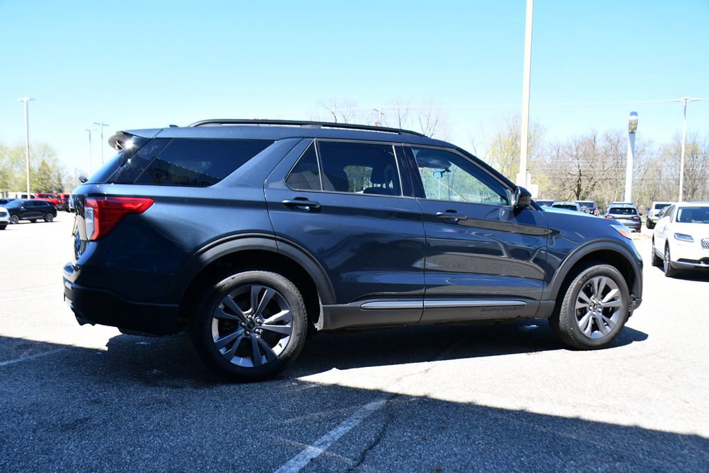 Used 2024 Ford Explorer XLT w/ Equipment Group 202A AWD/4WD image 7