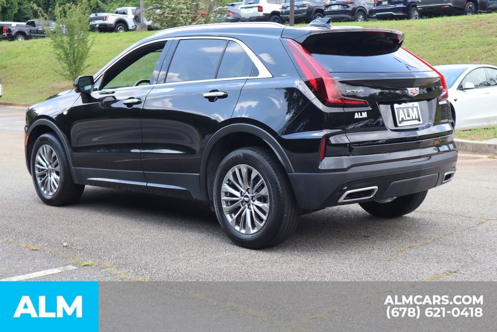 Used 2025 Cadillac XT4 Premium Luxury image 9