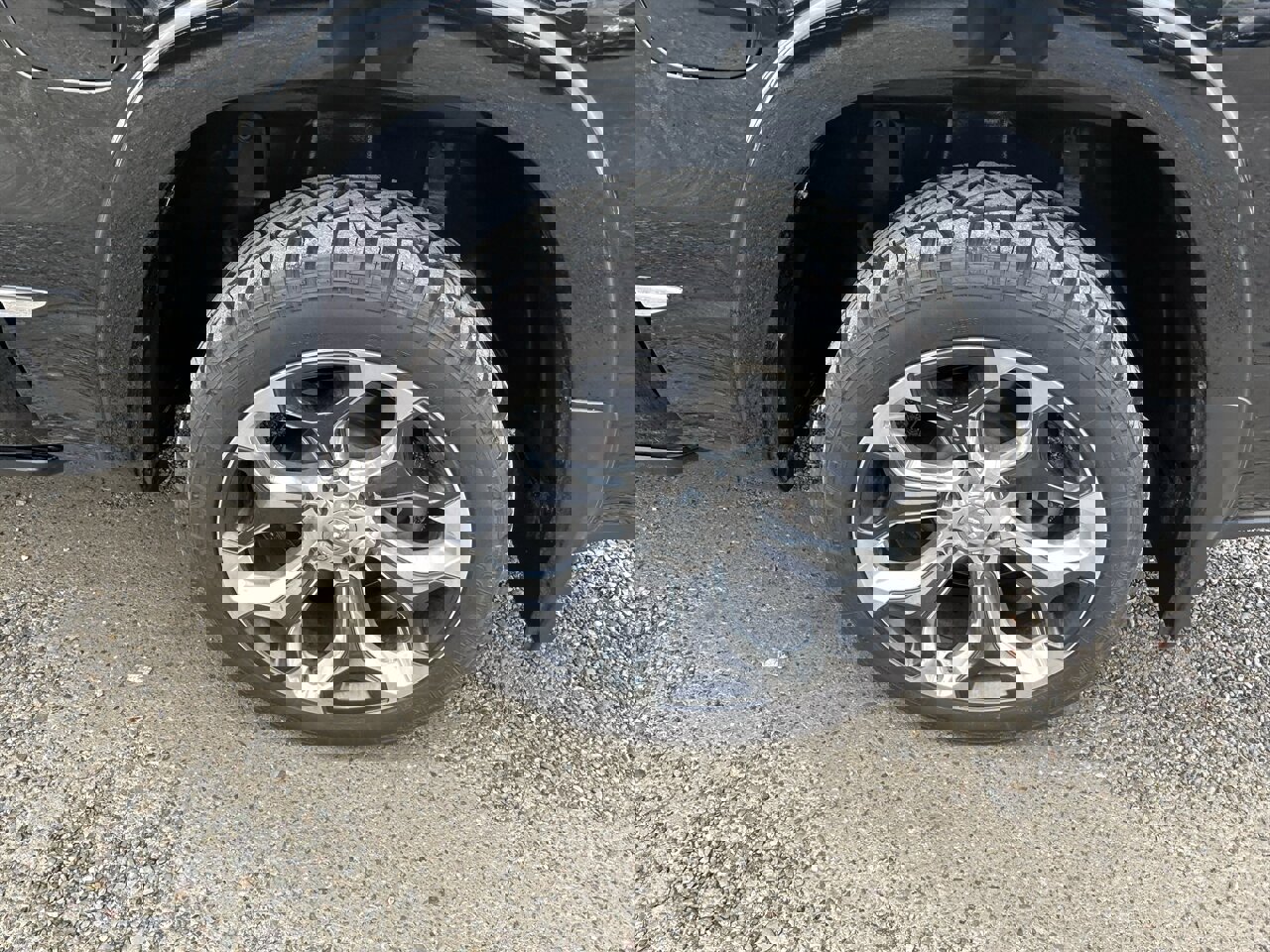 Used 2022 RAM 1500 Limited w/ Body-Colour Bumper Group image 39