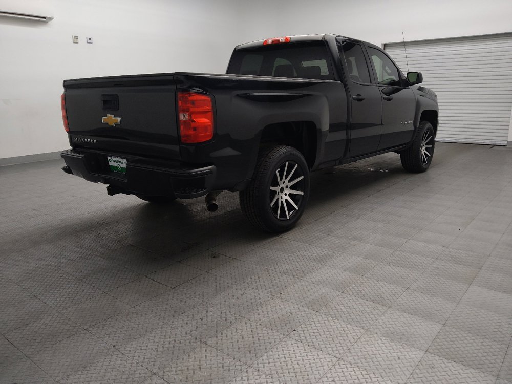 Used 2017 Chevrolet Silverado 1500 Custom w/ Custom Convenience Package RWD image 9