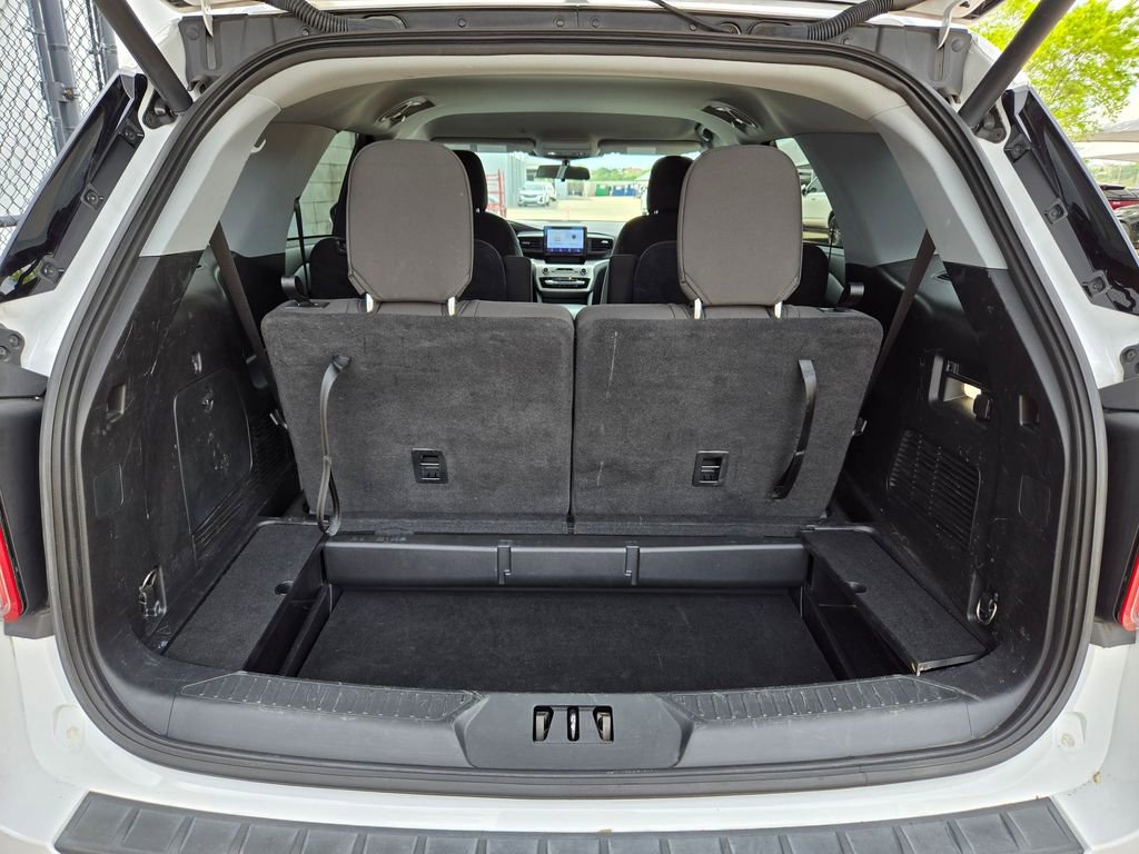 Used 2021 Ford Explorer XLT image 26