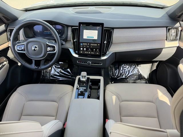 Used 2025 Volvo XC90 B6 Plus image 17
