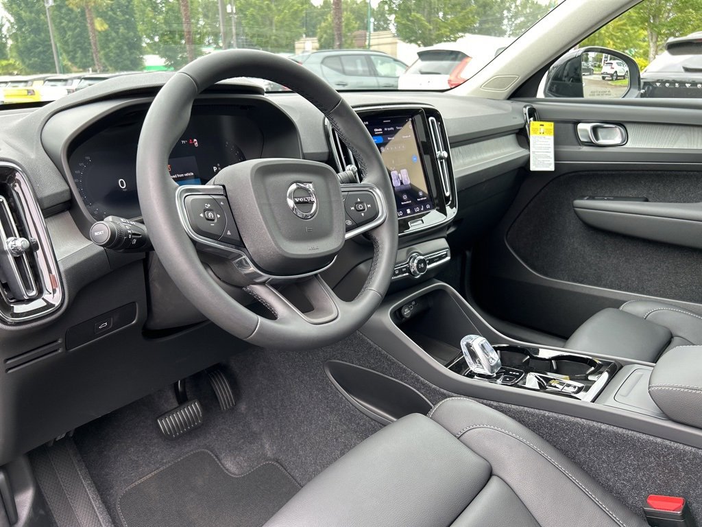 New 2026 Volvo XC40 B5 Plus w/ Protection Package Premier image 7
