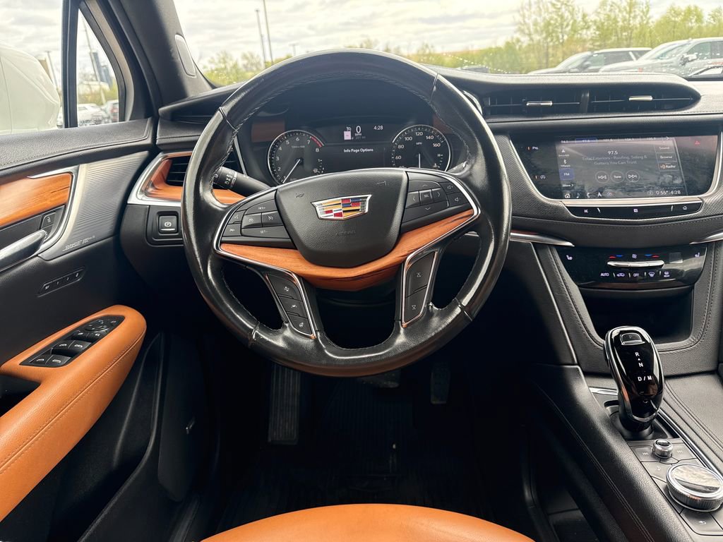 Certified 2020 Cadillac XT5 Premium Luxury AWD/4WD image 12