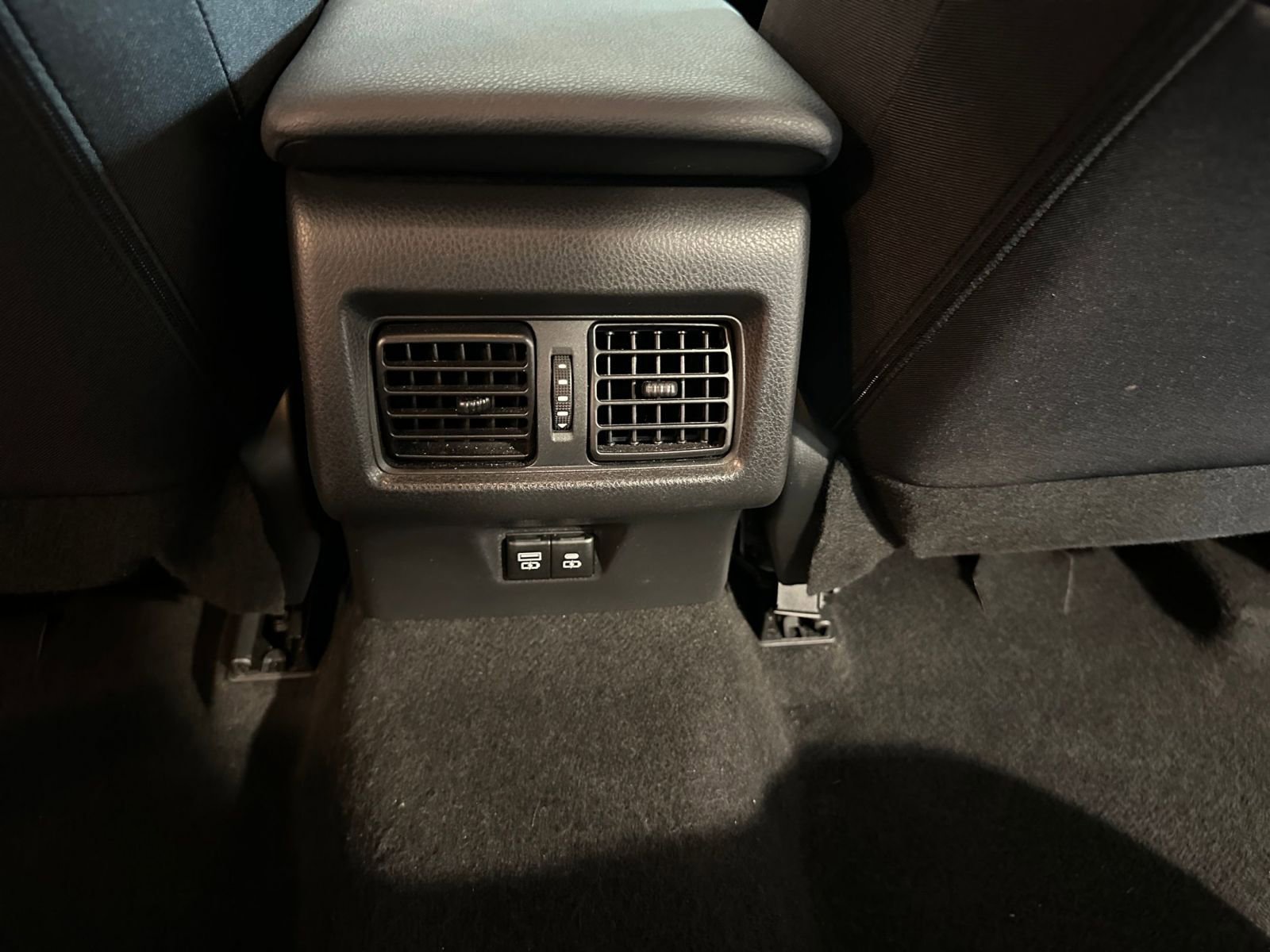 Used 2025 Toyota Camry LE FWD image 23