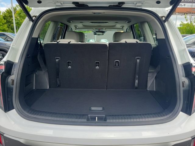 Used 2025 Kia Telluride EX w/ EX Captain's Chair Package FWD image 8