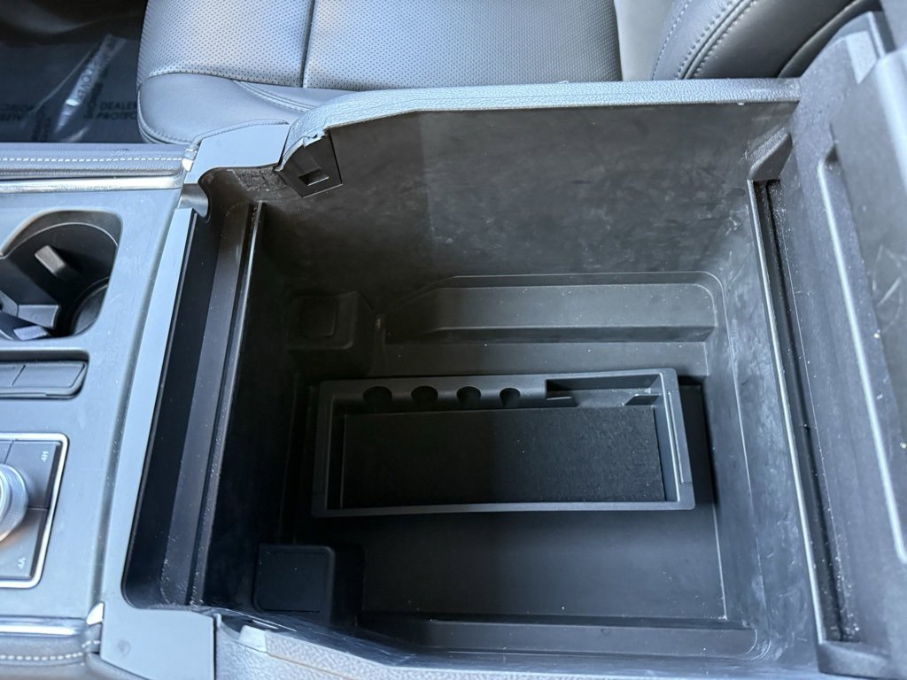 Used 2024 Ford Expedition Max XLT image 24